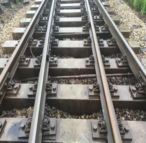 小(xiǎo)編給你講(jiang)解鋼軌的(de)枕頭的作(zuò)用