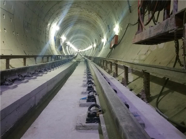 西安地(di)鐵4号線地下(xia)隧道鋪軌使(shi)用的公司軌(guǐ)枕