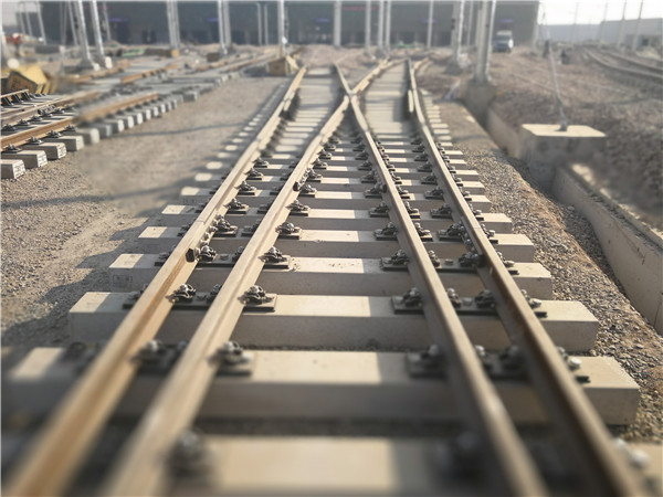 西安地鐵3号(hao)線所用公司(si)岔枕産品